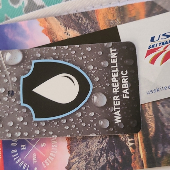 High Sierra Curve Backpack 18.5" - Picture 11 of 16